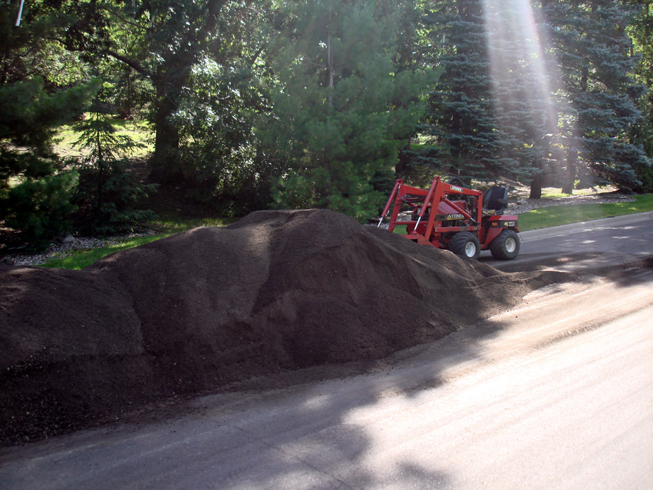CN'R Lawn N' Landscape - Black Dirt Services and Delivery