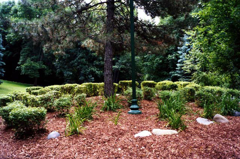 CN'R Lawn N' Landscape - Premium Hardwood Mulch
